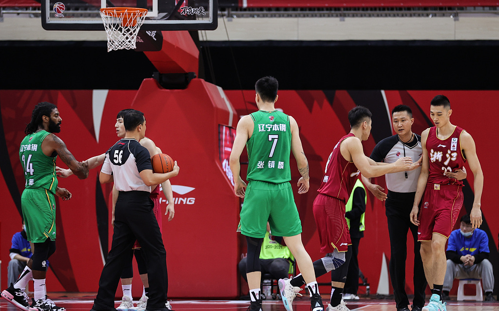 包含费耶诺德训练开放日,今夜再遭质疑引欢呼,NBA常规赛在即,数据趋势出现新变化的词条 包含费耶诺德训练开放日,今夜再遭质疑引欢呼,NBA常规赛在即,数据趋势出现新变化的词条