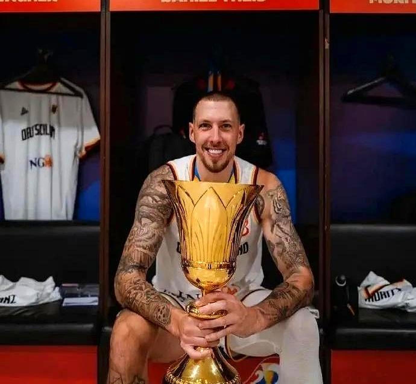 摩纳哥发布备战花絮；赛前回应争议；NBA常规赛任务艰巨；心理建设被强调的简单介绍